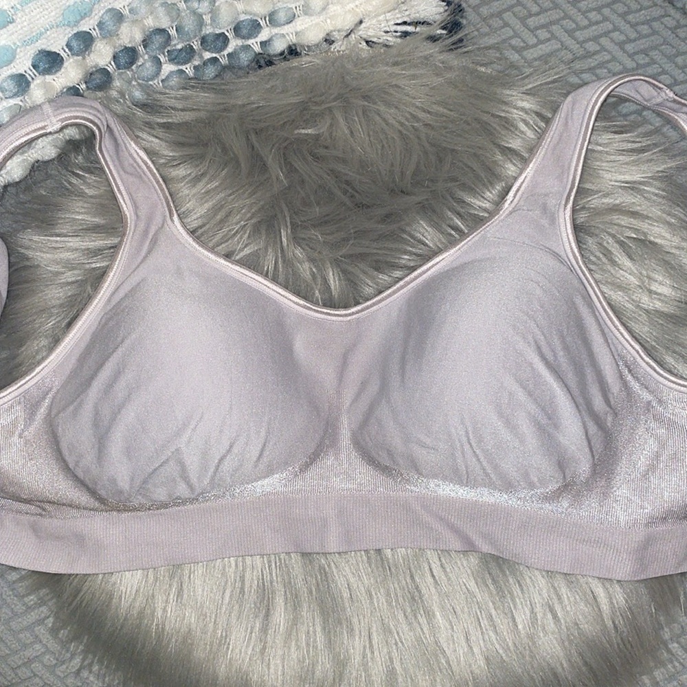 EUC Set of 2 Bali Bras - Picture 6 of 7